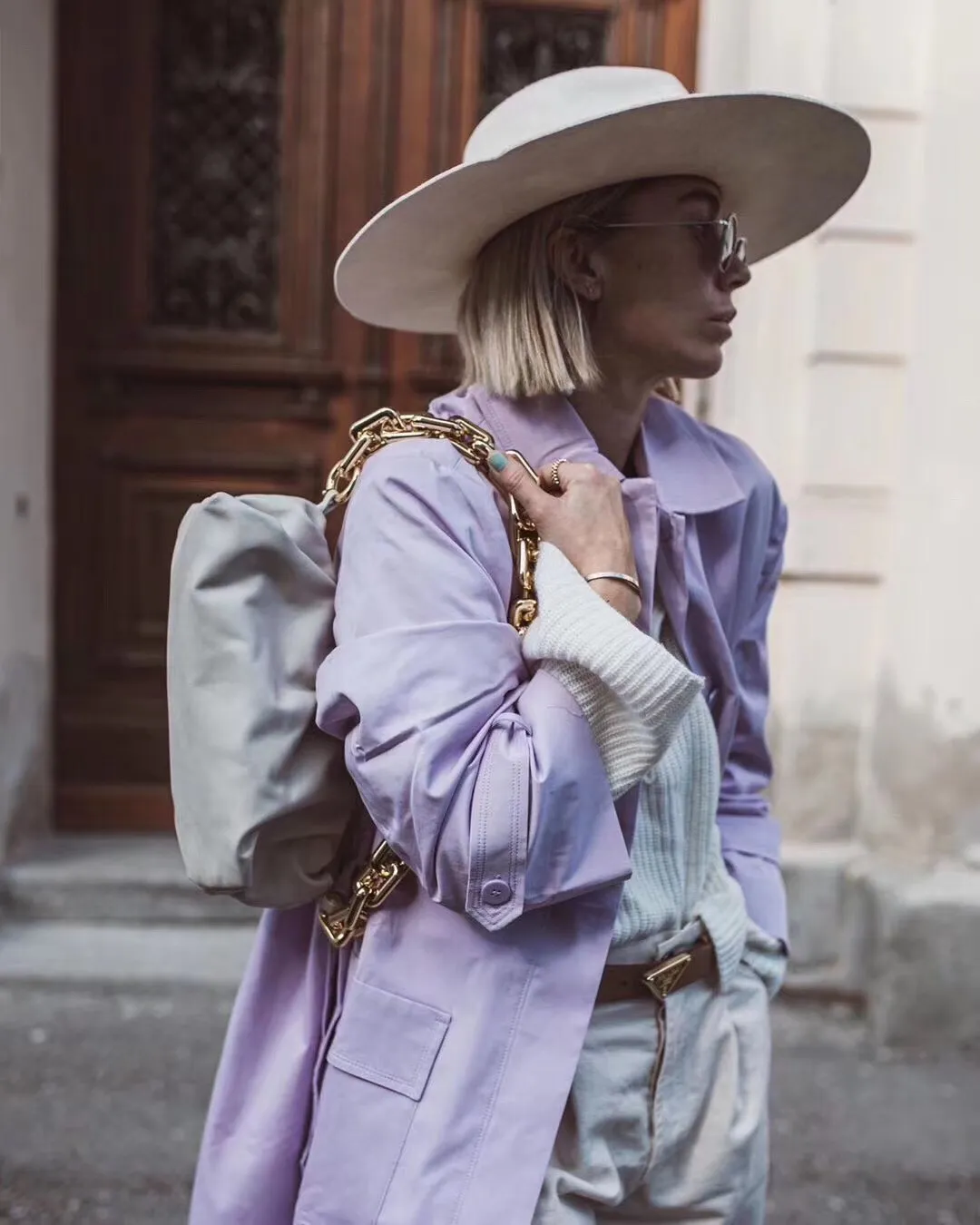 THE CHAIN ​​POUCH Milan Fashion Actress Street Photo ☑️ So healing and perfect